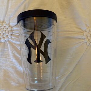 Tervis Navy Blue NY YANKEES Tumbler w Lid- slide open & close